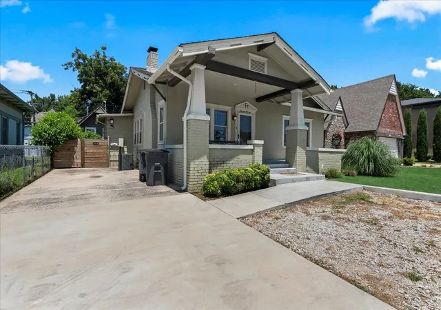 Photo 2 of Single family home for sale at 1411 E 36th Street, Tulsa, OK 74105 | MLS# 2627029 | Listing updated on 2026-09-09