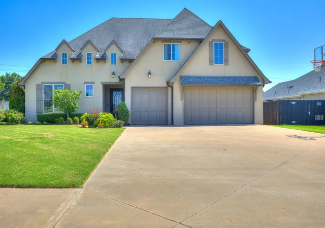 Photo 1 of Sale Pending at 516 E 130th Place S, Jenks, OK 74037 | MLS# 2626952 | Listing updated on 2026-09-04