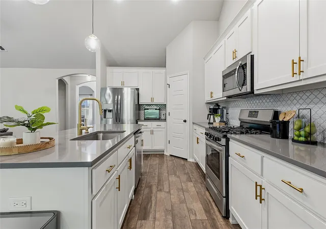 Photo 3 of Sale Pending at 23226 E 102nd Place S, Broken Arrow, OK 74014 | MLS# 2627255 | Listing updated on 2026-09-08