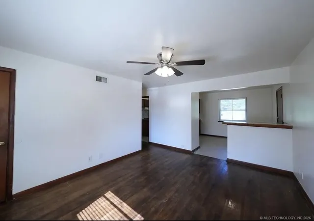 Photo 3 of Single family home for sale at 5462 N Johnstown Ave, Tulsa, OK 74126 | MLS# 2627311 | Listing updated on 2026-09-04