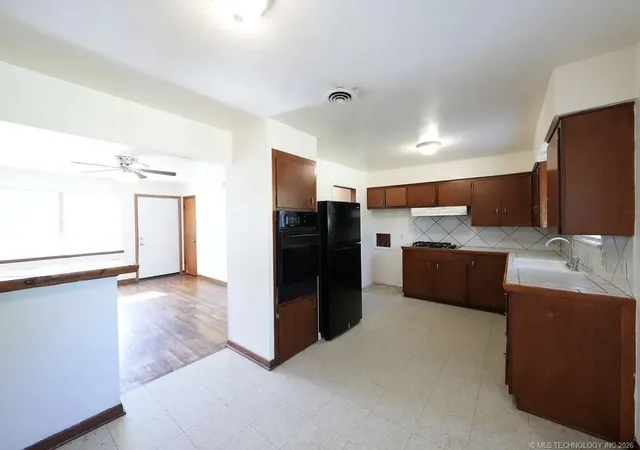 Photo 4 of Single family home for sale at 5462 N Johnstown Ave, Tulsa, OK 74126 | MLS# 2627311 | Listing updated on 2026-09-04