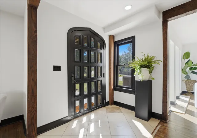 Photo 3 of Single family home for sale at 2538 S Cincinnati Ave, Tulsa, OK 74114 | MLS# 2626727 | Listing updated on 2026-09-21