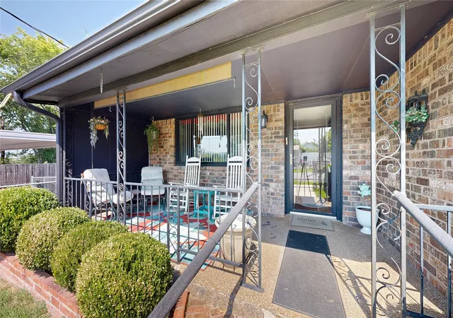 Photo 2 of Single family home for sale at 5909 S 63rd W Westavenue, Tulsa, OK 74107 | MLS# 2627338 | Listing updated on 2026-09-29