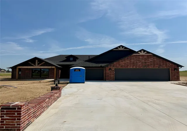 Photo 2 of Single family home for sale at 5688 E 137th Street N, Collinsville, OK 74021 | MLS# 2627380 | Listing updated on 2026-09-14