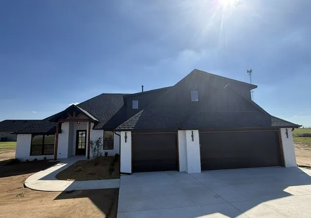 Photo 2 of Single family home for sale at 5526 E 137th Street N, Collinsville, OK 74021 | MLS# 2627393 | Listing updated on 2026-09-14