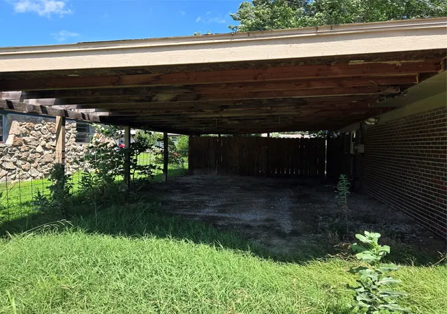Photo 3 of Single family home for sale at 425 NW Oak Park Rd, Bartlesville, OK 74003 | MLS# 2627396 | Listing updated on 2026-09-09