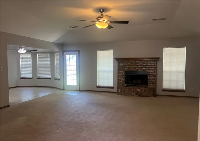 Photo 3 of Sale Pending at 8913 N 123rd Eastavenue, Owasso, OK 74055 | MLS# 2627429 | Listing updated on 2026-09-08