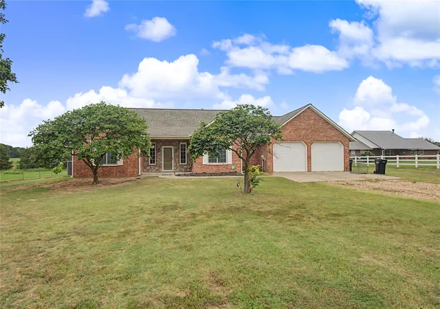 Photo 1 of Single family home for sale at 31359 S 200 Road, Henryetta, OK 74437 | MLS# 2627347 | Listing updated on 2026-08-31