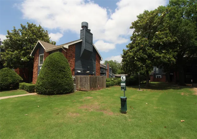 Listing Photo 2 - Condo for sale in building located at 6737 S Peoria Ave, Tulsa, OK 74136 - Unit #B109
