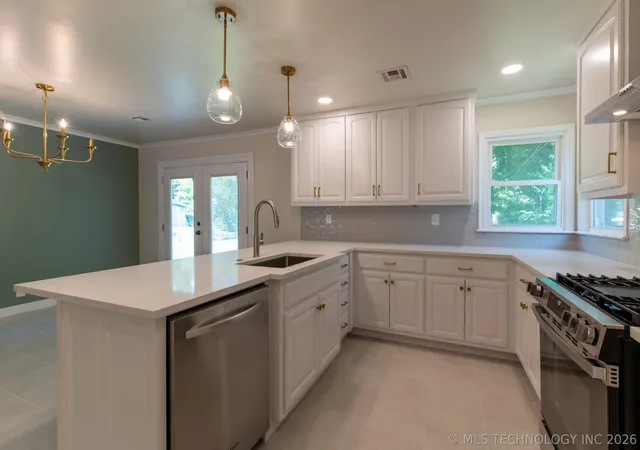 Photo 2 of Single family home for sale at 554 S Sandusky Ave, Tulsa, OK 74112 | MLS# 2627450 | Listing updated on 2026-09-03