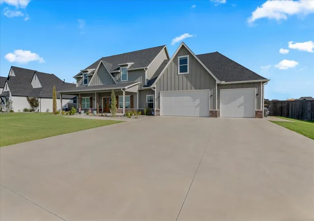 Photo 4 of Single family home for sale at 113 E 168th Street S, Glenpool, OK 74033 | MLS# 2627454 | Listing updated on 2026-09-14