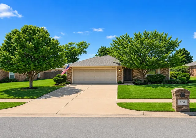 Photo 2 of Sale Pending at 204 Aspen Dr, Kiefer, OK 74041 | MLS# 2627496 | Listing updated on 2026-09-08