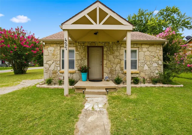 Photo 1 of Single family home for sale at 427 E Tulsa, Sulphur, OK 73086 | MLS# 2627509 | Listing updated on 2026-08-29