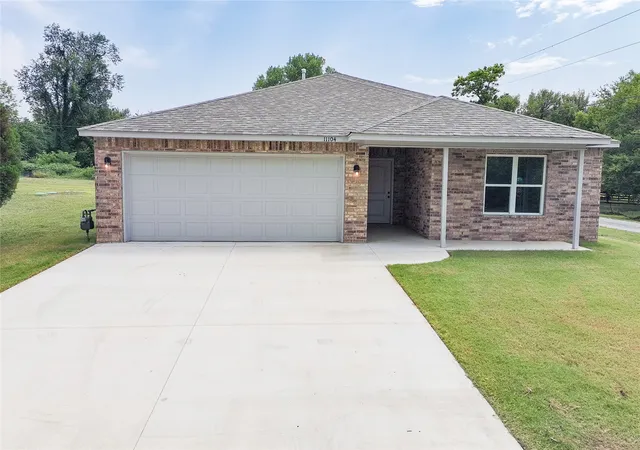 Photo 1 of Sale Pending at 11104 E 138th Place N, Collinsville, OK 74021 | MLS# 2627569 | Listing updated on 2026-09-08