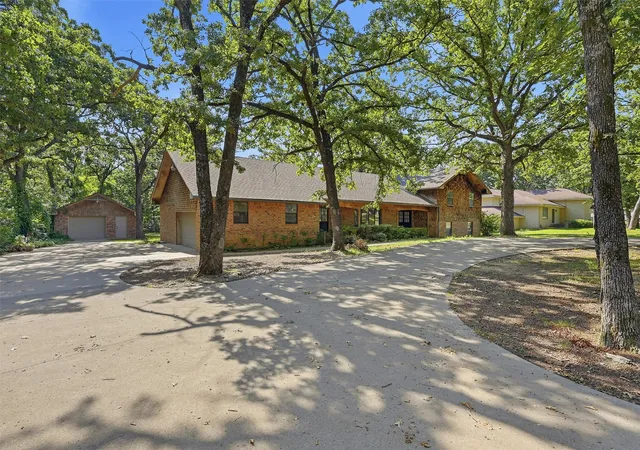 Photo 3 of Sale Pending at 1814 Estelle St, Durant, OK 74701 | MLS# 2627618 | Listing updated on 2026-08-31