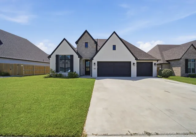 Photo 1 of Sale Pending at 7908 N 147th East Ave, Owasso, OK 74055 | MLS# 2627640 | Listing updated on 2026-08-31