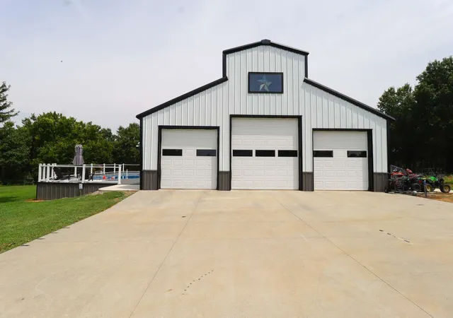 Photo 4 of Single family home for sale at 19203 E 460 Road, Claremore, OK 74017 | MLS# 2627036 | Listing updated on 2026-09-14