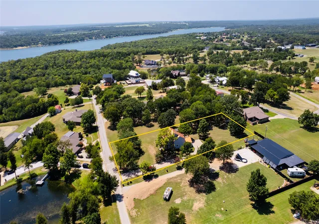 Photo 4 of Single family home for sale at 14208 Bois D Arc Rd, Kingston, OK 73439 | MLS# 2627720 | Listing updated on 2026-09-30