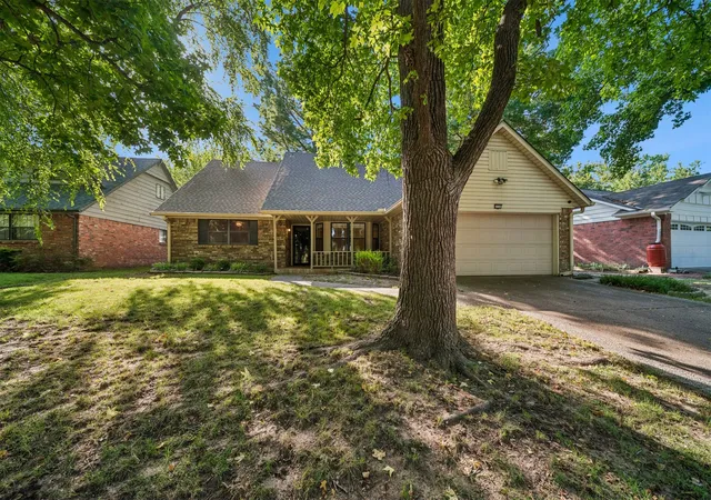 Photo 3 of Single family home for sale at 2735 S 96th Eastavenue, Tulsa, OK 74129 | MLS# 2627651 | Listing updated on 2026-10-05