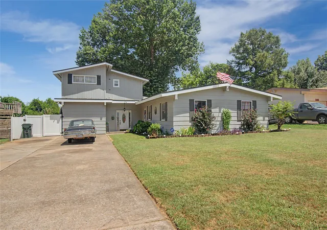 Photo 2 of Sale Pending at 206 N David Ln, Muskogee, OK 74403 | MLS# 2627744 | Listing updated on 2026-09-14