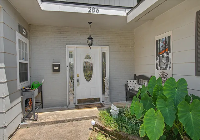 Photo 3 of Sale Pending at 206 N David Ln, Muskogee, OK 74403 | MLS# 2627744 | Listing updated on 2026-09-14