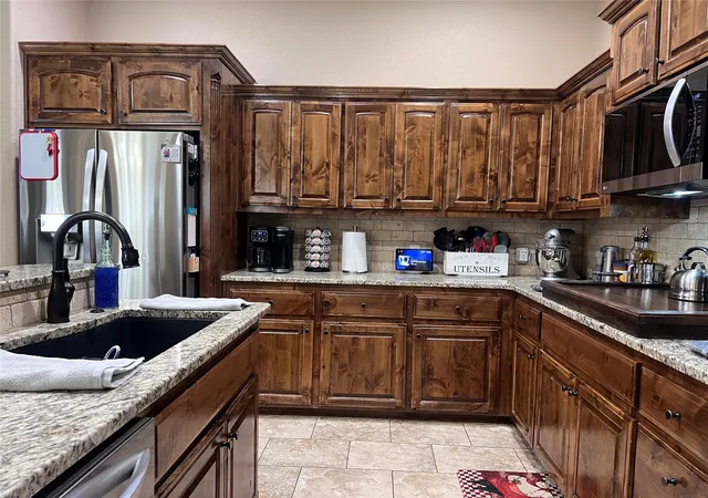 Photo 3 of Sale Pending at 804 Great Oaks Dr, Mc Alester, OK 74501 | MLS# 2627817 | Listing updated on 2026-09-16