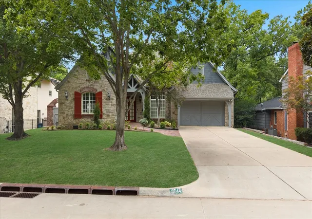 Photo 3 of Single family home for sale at 3744 S Xanthus Ave, Tulsa, OK 74105 | MLS# 2627654 | Listing updated on 2026-09-14