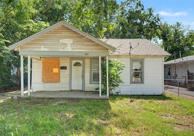 Photo 1 of Sale Pending at 5021 S 30th Avenue, Tulsa, OK 74107 | MLS# 2627859 | Listing updated on 2026-09-02
