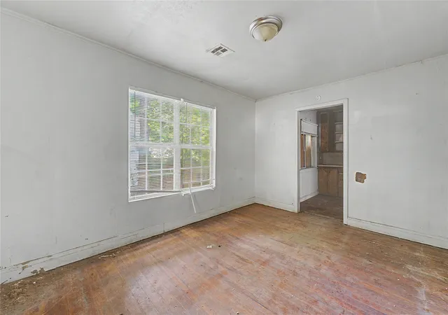 Photo 3 of Sale Pending at 5021 S 30th Avenue, Tulsa, OK 74107 | MLS# 2627859 | Listing updated on 2026-09-02