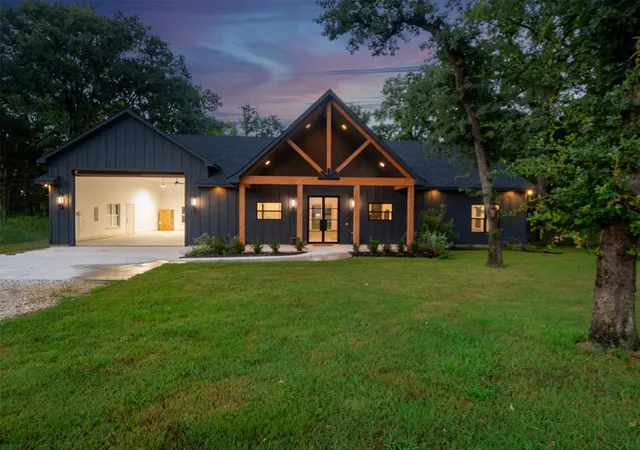 Photo 3 of Single family home for sale at 11659 Xavri Ln, Kingston, OK 73439 | MLS# 2627864 | Listing updated on 2026-09-08