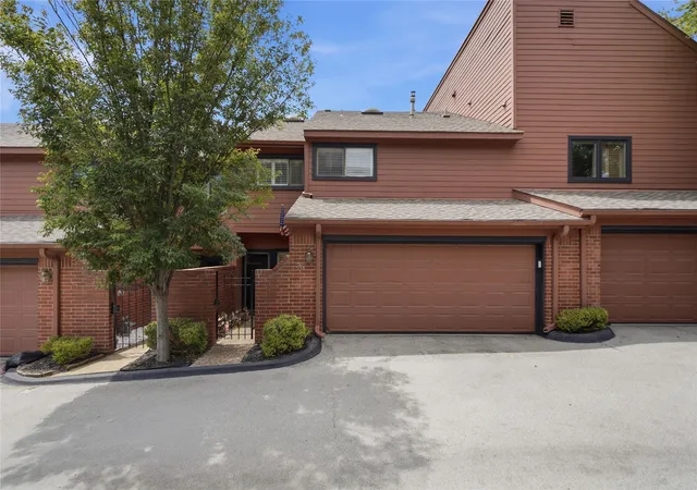 Photo 2 of Townhouse for sale at 36 Woodward Blvd #200-17, Tulsa, OK 74114 | MLS# 2627638 | Listing updated on 2026-09-14