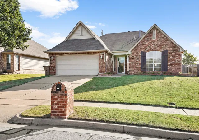 Photo 1 of Single family home for sale at 11527 S 105th Eastavenue, Bixby, OK 74008 | MLS# 2627928 | Listing updated on 2026-09-11