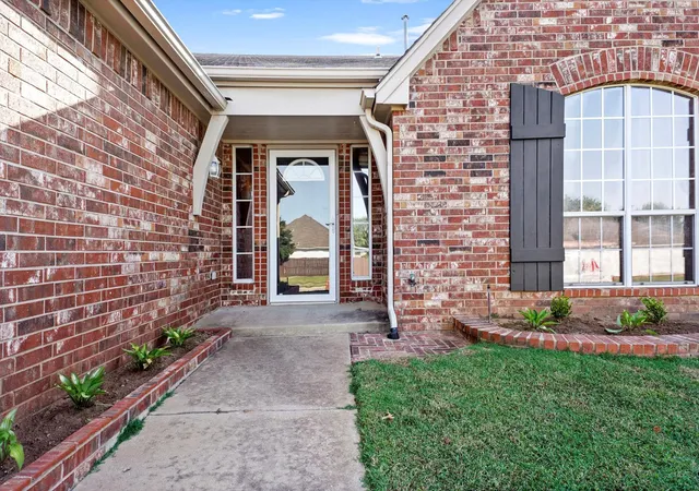Photo 2 of Single family home for sale at 11527 S 105th Eastavenue, Bixby, OK 74008 | MLS# 2627928 | Listing updated on 2026-09-11