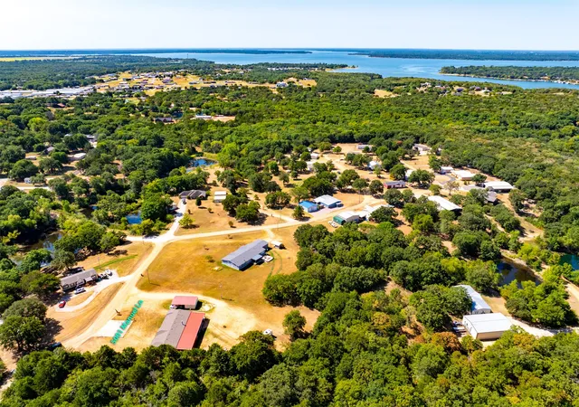 Photo 4 of Manufactured home for sale at 5001 Manuel, Kingston, OK 73439 | MLS# 2627927 | Listing updated on 2026-10-29