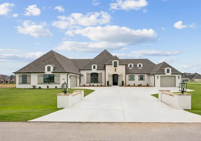 Photo 1 of Sale Pending at 8210 E 111th Street, Owasso, OK 74055 | MLS# 2627939 | Listing updated on 2026-09-07