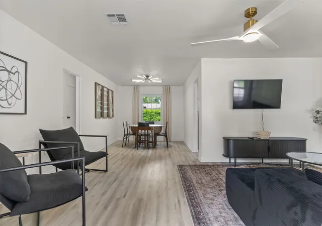 Photo 3 of Sale Pending at 4828 S Madison Ave, Tulsa, OK 74105 | MLS# 2627772 | Listing updated on 2026-09-14
