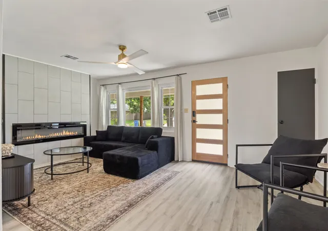 Photo 4 of Sale Pending at 4828 S Madison Ave, Tulsa, OK 74105 | MLS# 2627772 | Listing updated on 2026-09-14