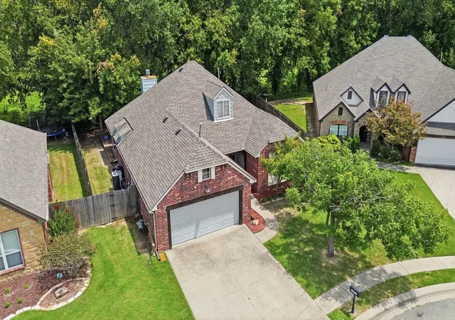 Photo 1 of Single family home for sale at 26479 Vintage Tr Dr, Claremore, OK 74019 | MLS# 2627746 | Listing updated on 2026-09-01