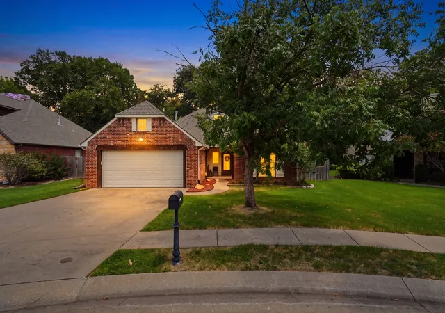 Photo 3 of Single family home for sale at 26479 Vintage Tr Dr, Claremore, OK 74019 | MLS# 2627746 | Listing updated on 2026-09-29