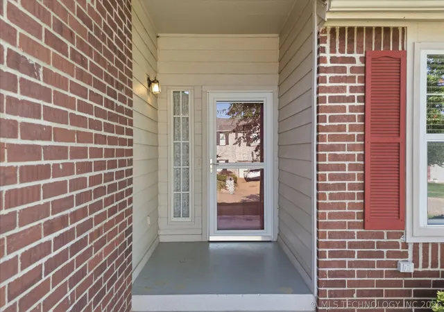 Photo 3 of Sale Pending at 5309 S Narcissus Ave, Broken Arrow, OK 74011 | MLS# 2627065 | Listing updated on 2026-09-02