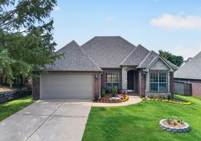 Photo 1 of Sale Pending at 4526 E 141st Place S, Bixby, OK 74008 | MLS# 2627825 | Listing updated on 2026-09-08
