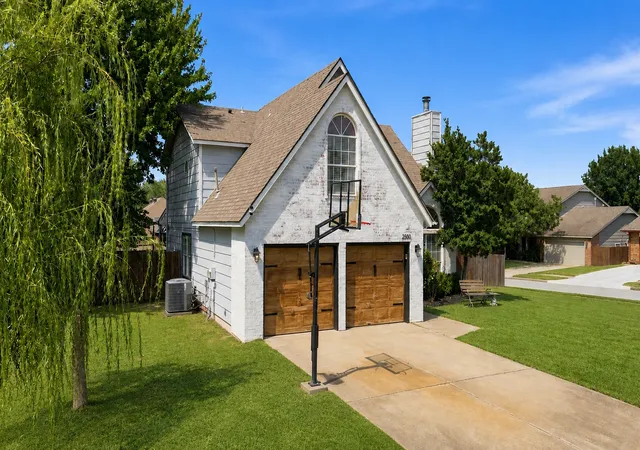 Photo 2 of Sale Pending at 2500 W Kent St, Broken Arrow, OK 74012 | MLS# 2627643 | Listing updated on 2026-09-05