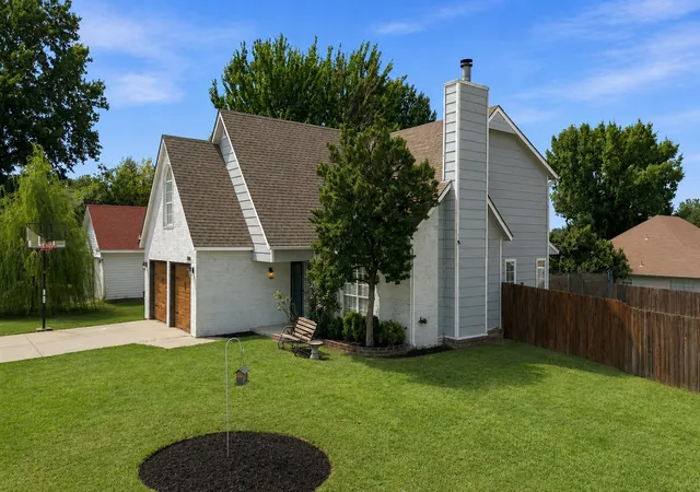 Photo 3 of Sale Pending at 2500 W Kent St, Broken Arrow, OK 74012 | MLS# 2627643 | Listing updated on 2026-09-05
