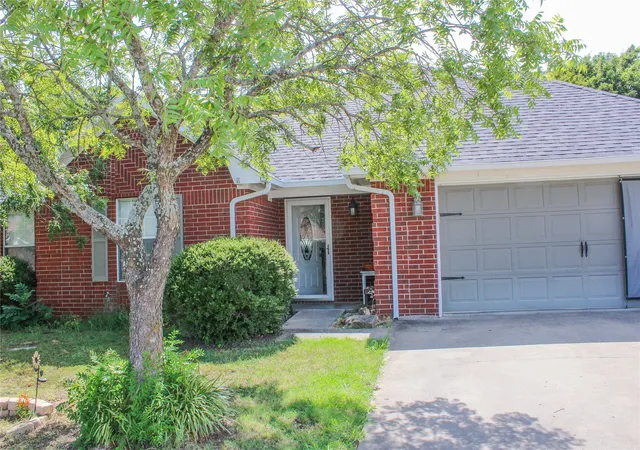 Photo 3 of Single family home for sale at 3047 Kande, Durant, OK 74701 | MLS# 2628030 | Listing updated on 2026-08-31