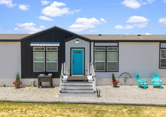 Photo 2 of Manufactured home for sale at 6936 Delores Rd, Sulphur, OK 73086 | MLS# 2628031 | Listing updated on 2026-09-10