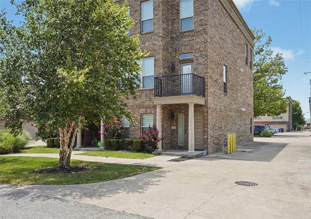 Photo 1 of Townhouse for sale at 116 S Birch Ave, Broken Arrow, OK 74012 | MLS# 2628013 | Listing updated on 2026-09-05