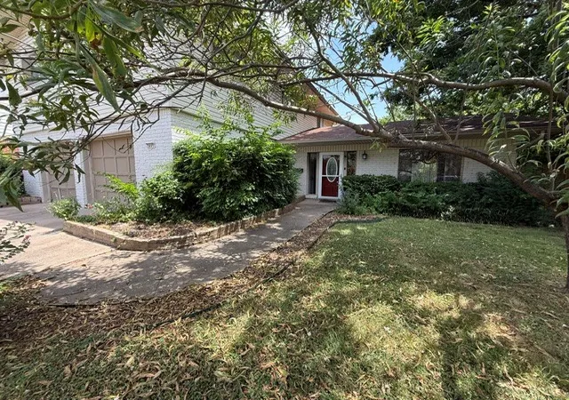 Photo 3 of Sale Pending at 3805 S Canton Ave, Tulsa, OK 74135 | MLS# 2627991 | Listing updated on 2026-09-11