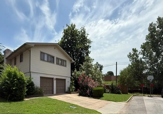 Photo 4 of Sale Pending at 3805 S Canton Ave, Tulsa, OK 74135 | MLS# 2627991 | Listing updated on 2026-09-11