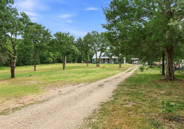 Photo 4 of Single family home for sale at 8587 Texoma Hills, Kingston, OK 73439 | MLS# 2627963 | Listing updated on 2026-08-31