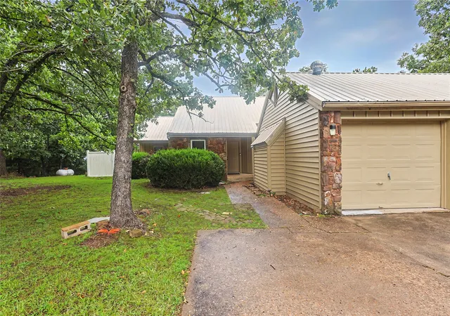 Photo 1 of Multi family home for sale at 106 Summit Ridge Dr, Tahlequah, OK 74464 | MLS# 2627871 | Listing updated on 2026-09-14